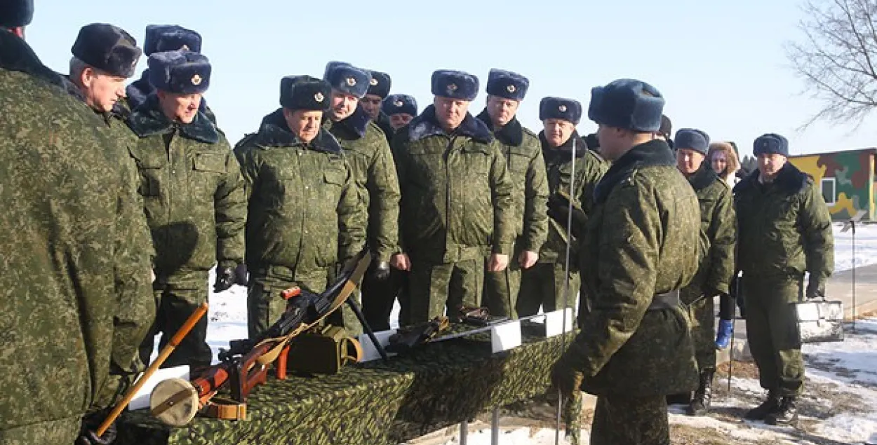 Кіраўнікі абласцей і Мінска стралялі з пісталетаў, на чарзе — гранатамёты (фота)