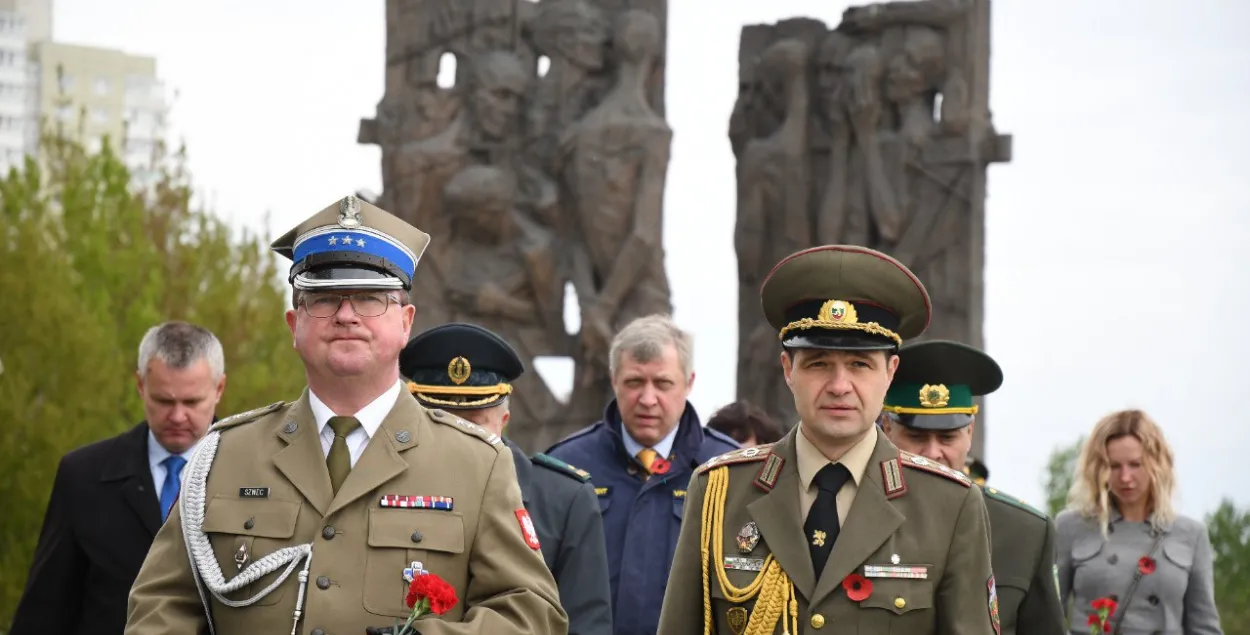 У Мінску адзначылі Дзень памяці і прымірэння (фота)