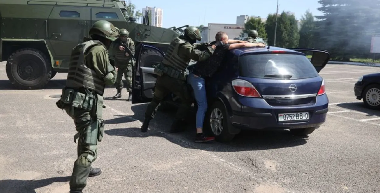 Тренировка спецподразделения внутренних войск / БЕЛТА
