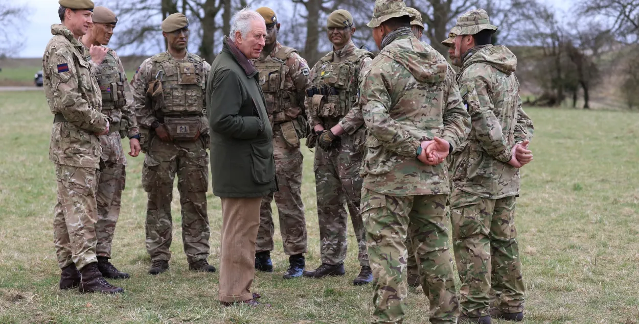 Кароль сярод вайскоўцаў / https://twitter.com/DefenceHQ
