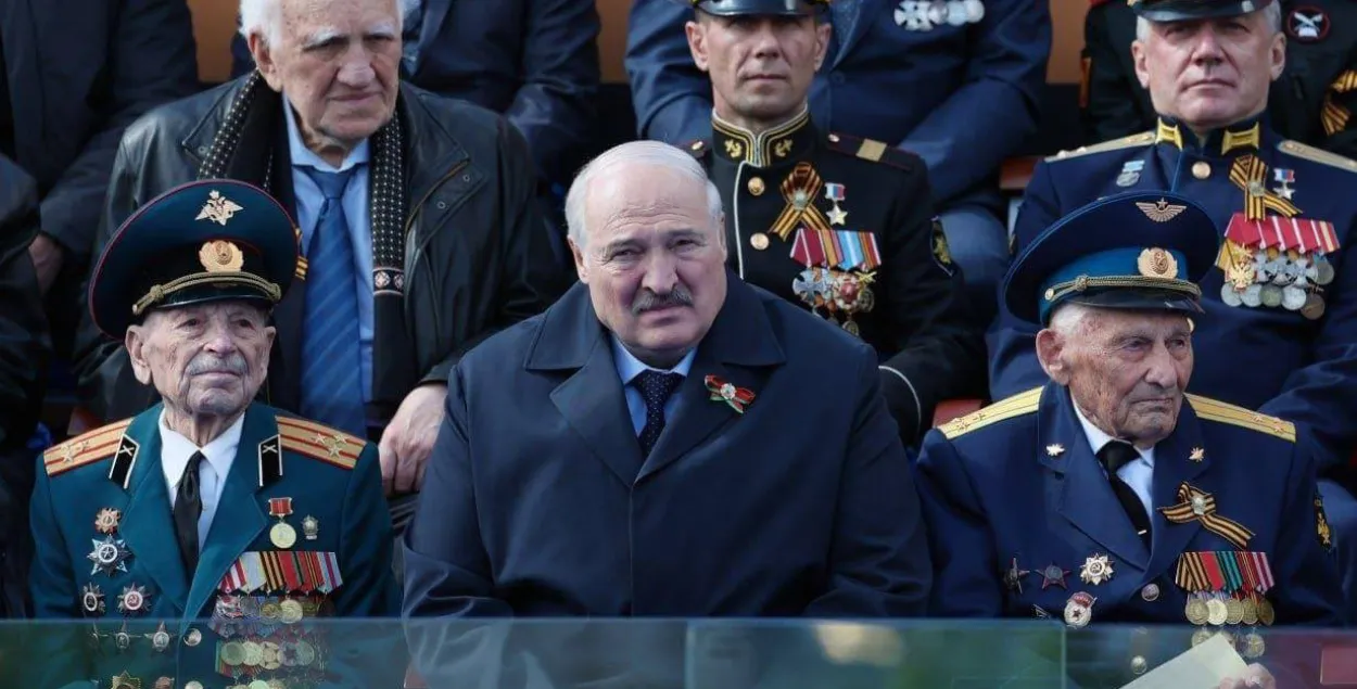 Александр Лукашенко на параде Победы в Москве / ТАСС
