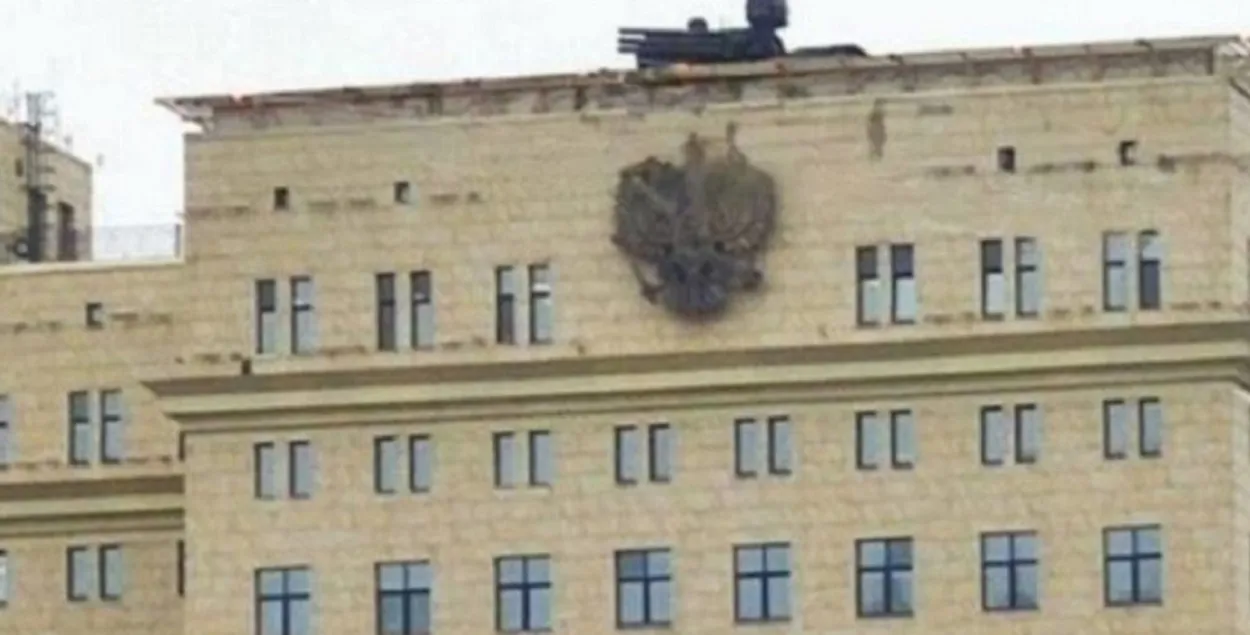&nbsp;"Панцирь-С1" появился и на крыше Минобороны РФ / Скриншот с видео
