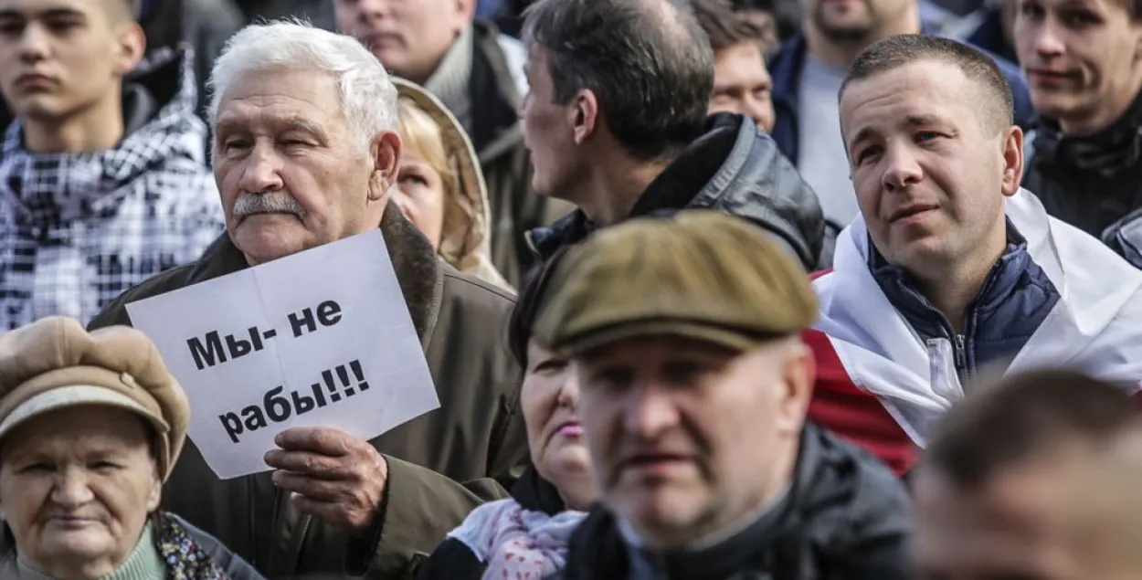 Затрымліваюць журналістаў, якія ехалі асвятляць акцыі “недармаедаў” у рэгіёнах