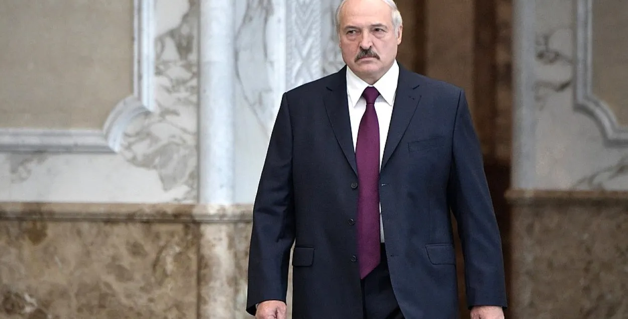 Латушка — Лукашэнку: "Пакіньце кабінет!"