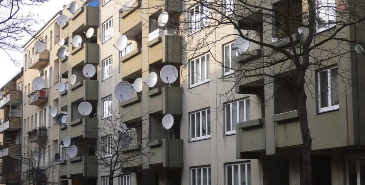 У Мінску зноў патрабуюць зняць антэны і кандыцыянеры з фасадаў. Чаму цяпер?