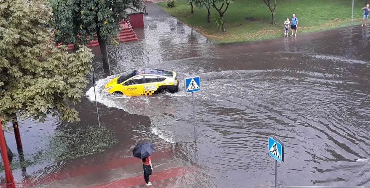 Брэст зноў заліло дажджом (фота, відэа)