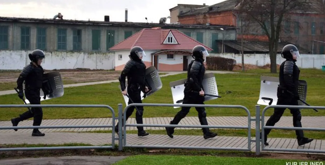 Фанаты "Гомеля" заявілі, што ў Слуцку іх збівалі байцы АМАП