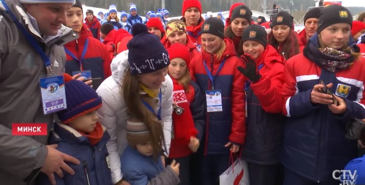 Як Дар'я Домрачава паспрабавала абняць хлопчыка (кур'ёзнае відэа)