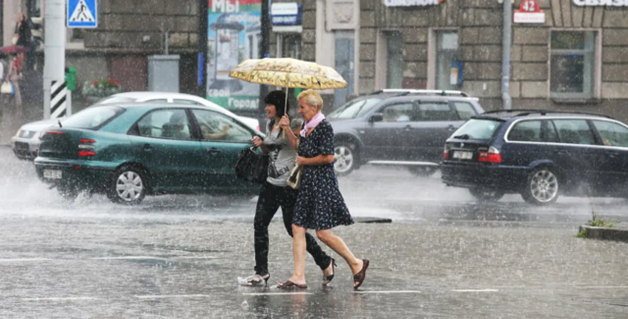 У панядзелак абяцаюць навальніцы і моцныя залевы