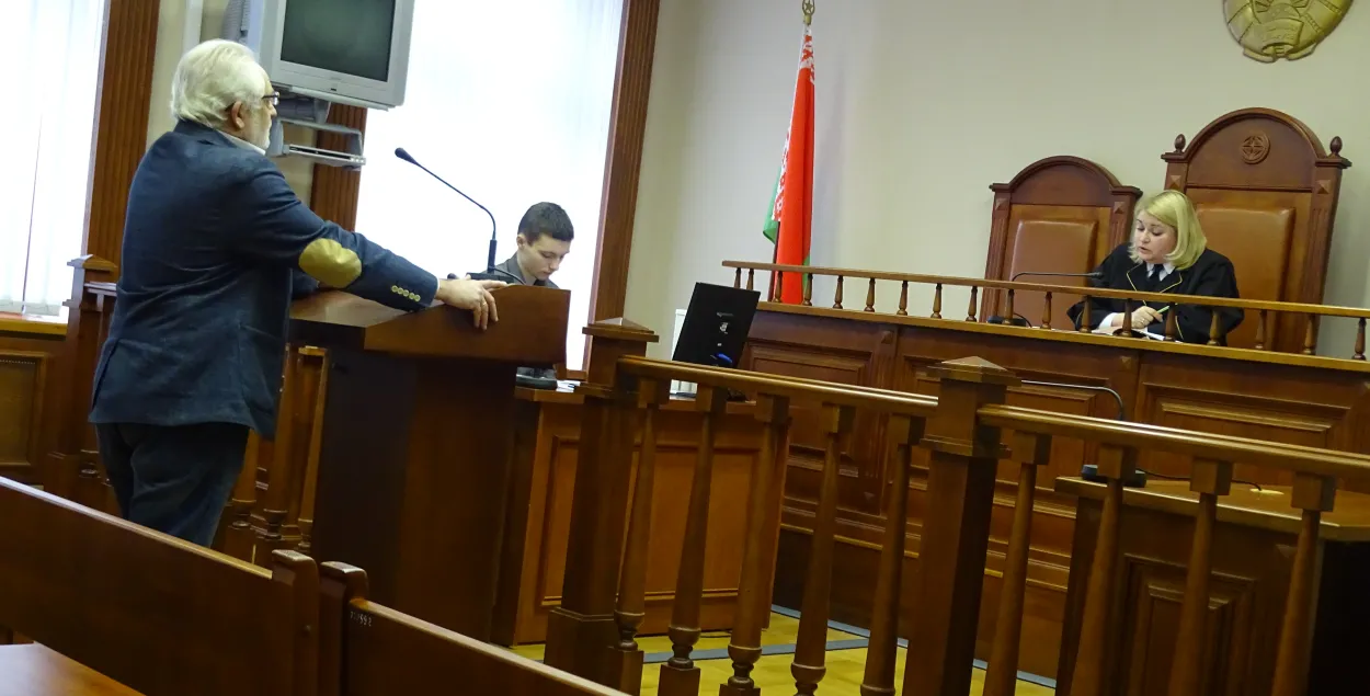 Міліцыянер на судзе: Мацкевіча не ведаю, але на акцыі яго пазнаў!
