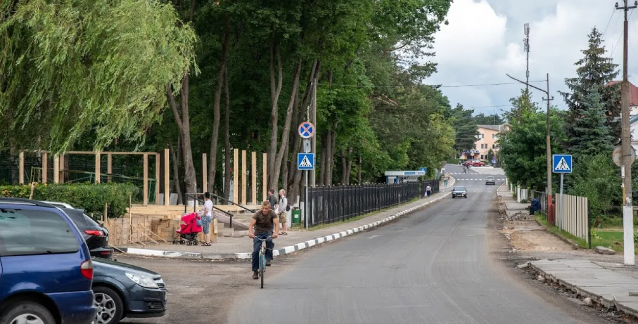 В Министерстве финансов считают, что дорожный сбор должен быть отвязан от техосмотра / Еврорадио​