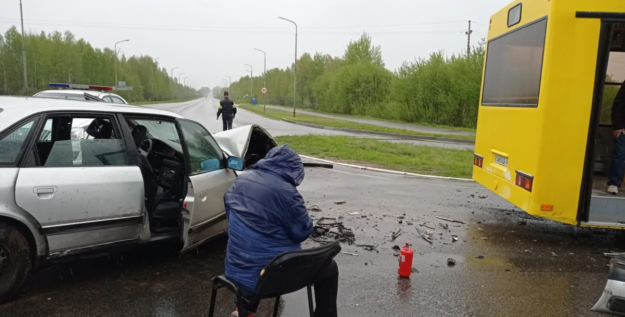 У Баранавічах сутыкнуліся аўтобус і легкавік, загінула жанчына