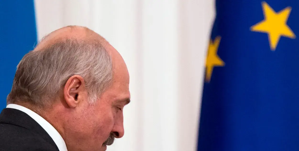 Instead of making real changes to trade with the West, Lukashenka would rather emphasize the danger from Russia / AP
