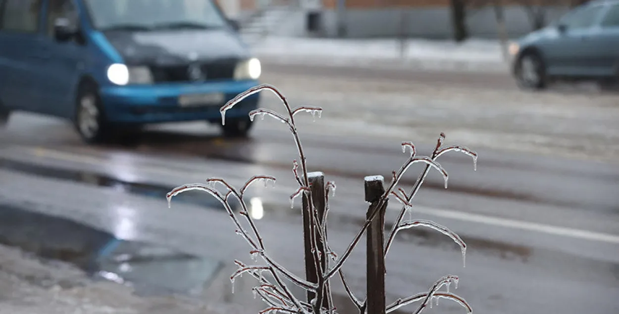 У ранішнія гадзіны на дарогах з&#39;яўляецца галалёд / БЕЛТА