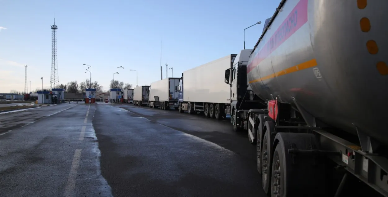 На мяжы Беларусі з Польшчай і Літвой утварыліся вялікія чэргі з вялікагрузаў /&nbsp;@gpkgovby
