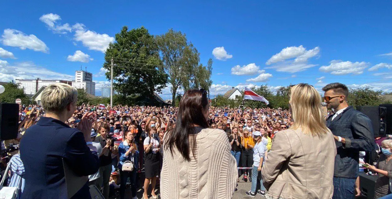 На пікет Ціханоўскай у Глыбокім прыйшло больш за 1000 чалавек