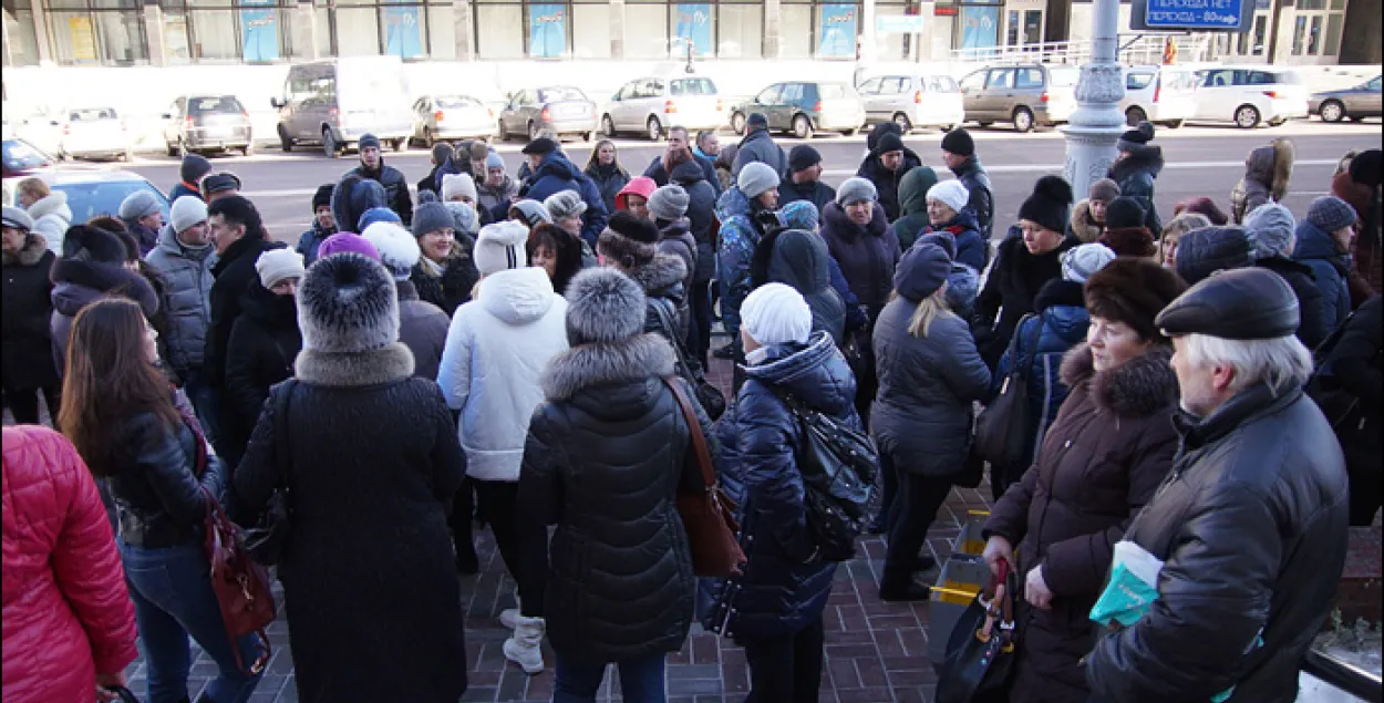 Гомельскія ІП зноў правялі сход каля аблвыканкаму 