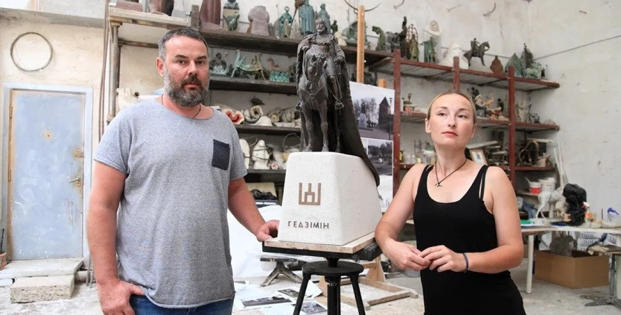 Sculptors Syarhey Ahanau and Volha Nyachai. Photo: http://kimpress.by