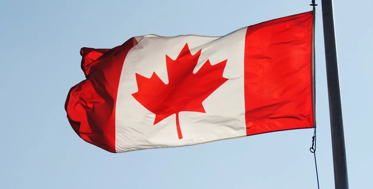 Канадский флаг / pixabay.com
