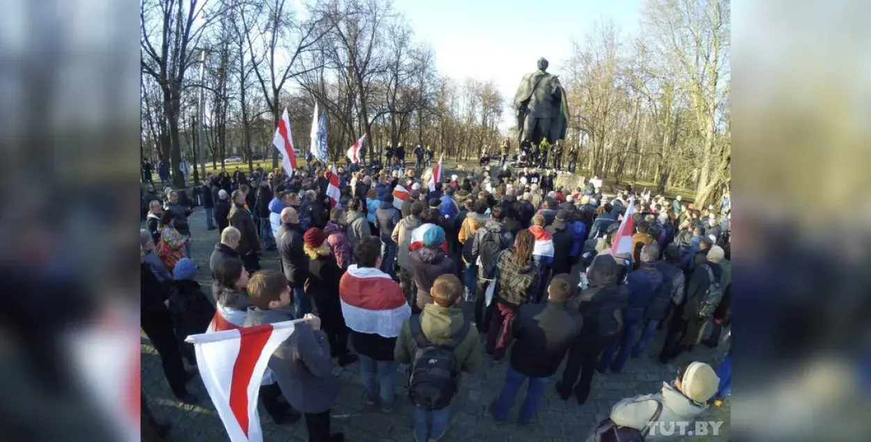 ПАДКАСТ ДНЯ: “Купалу” не паказваюць, пратэсты супраць інтэграцыі працягваюцца