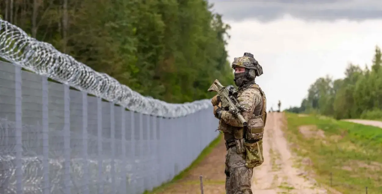 На латвийско-белорусской границе / AFP