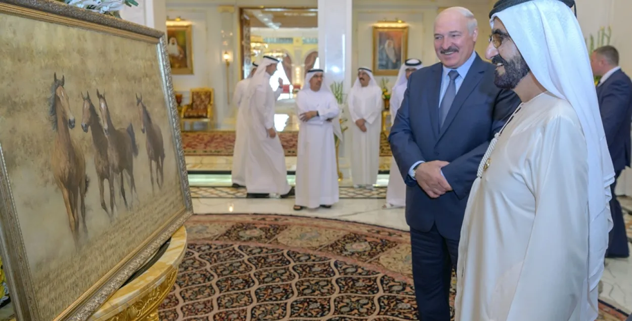 Александр Лукашенко с эмиром Дубая во время визита в ОАЭ в 2019 году / БЕЛТА
