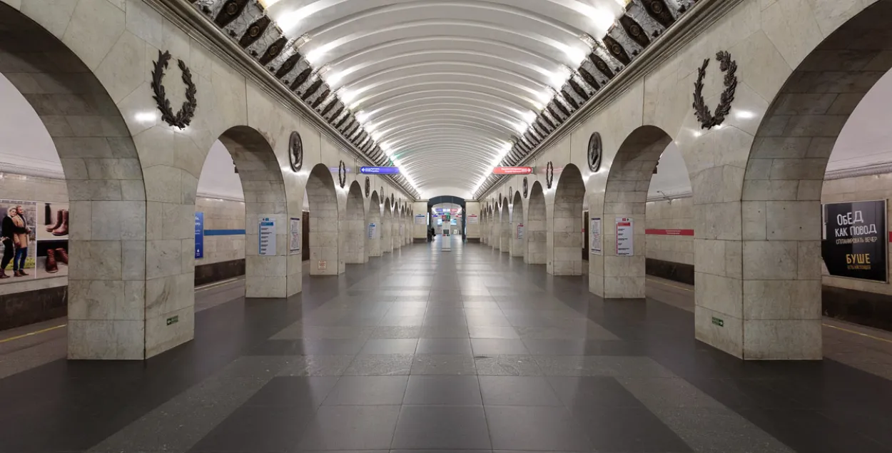 Санкт-Петербург. Станция метро &quot;Технологический институт&quot;. Фото: metrowalks.com