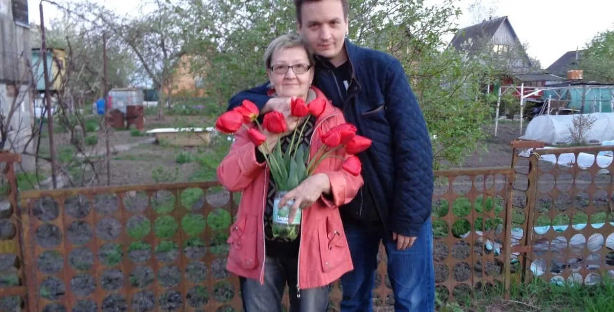 Ілля Міронаў з маці / t.me/viasna96
