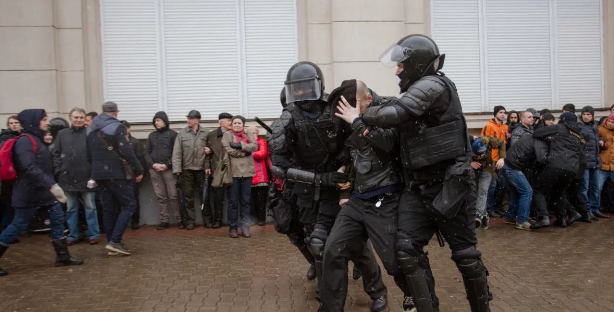 Міліцыя высветліла асобу затрыманага на Дзень Волі, які не назваў сваё прозвішча