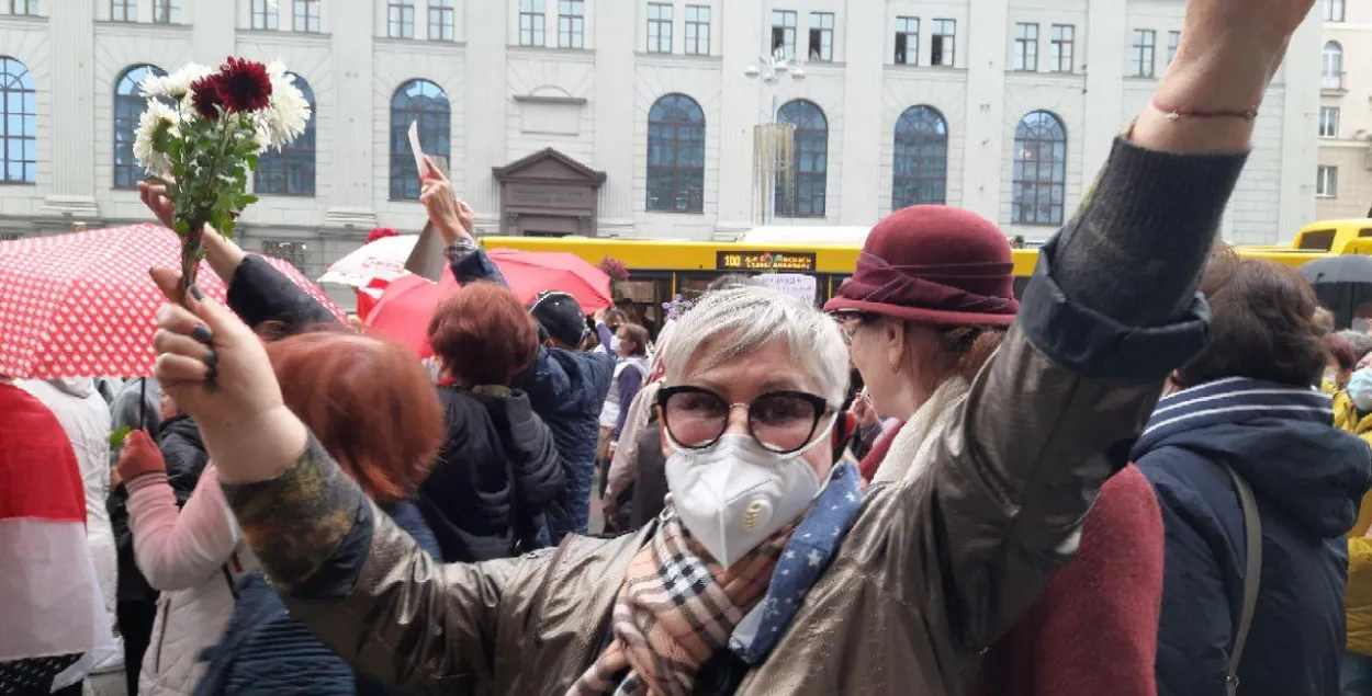 На Марш пенсіянераў у Мінску выйшла каля тысячы чалавек