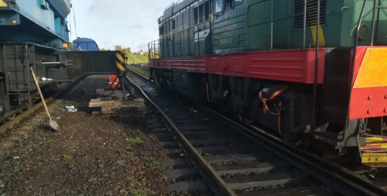 У Магілёве сышоў з рэек цеплавоз з чатырма пасажырскімі вагонамі