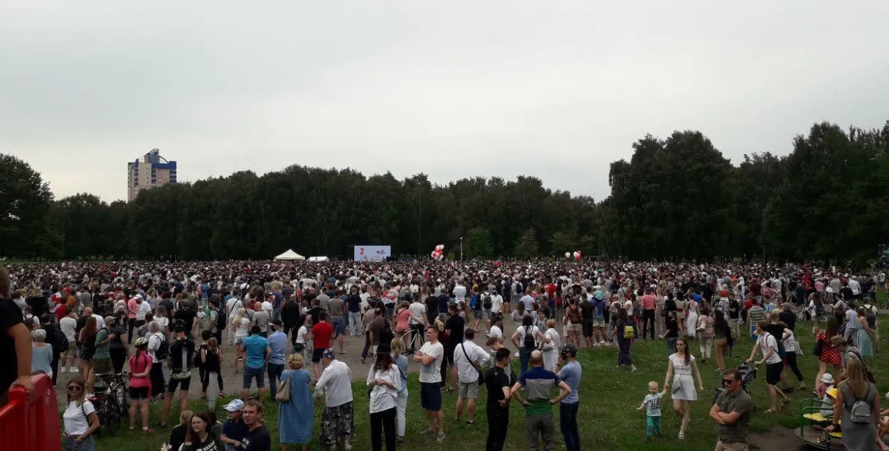 Парки, где Тихановская могла бы провести минский митинг 6 августа, заняты