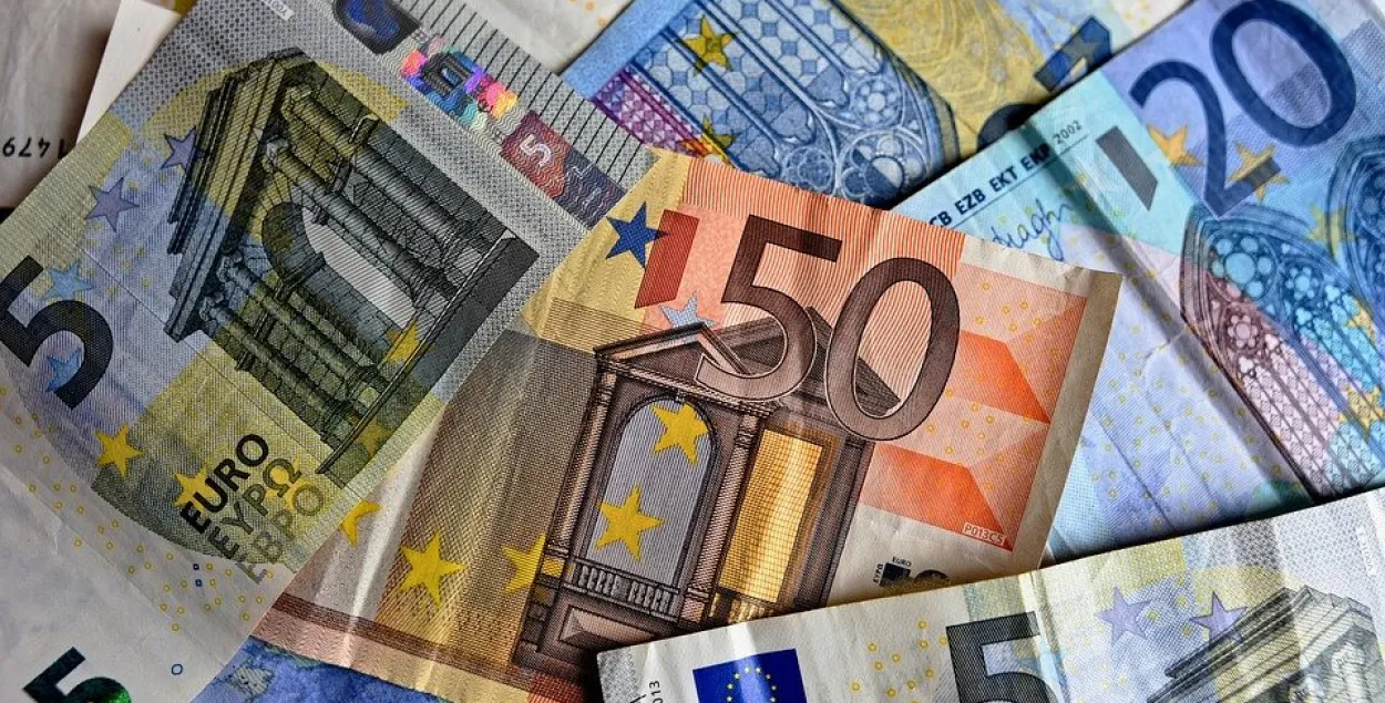 Франция заморозила средства Центробанка России  на 22 миллиарда евро