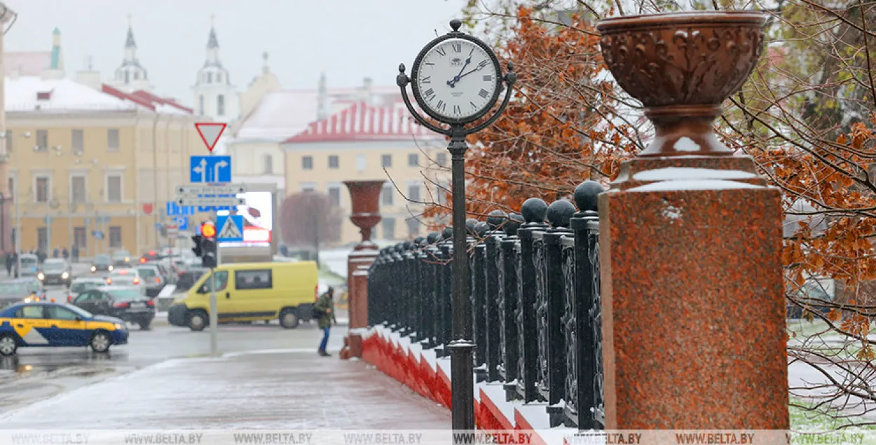 На 19 лістапада абвешчаны аранжавы ўзровень небяспекі: будзе парывісты вецер