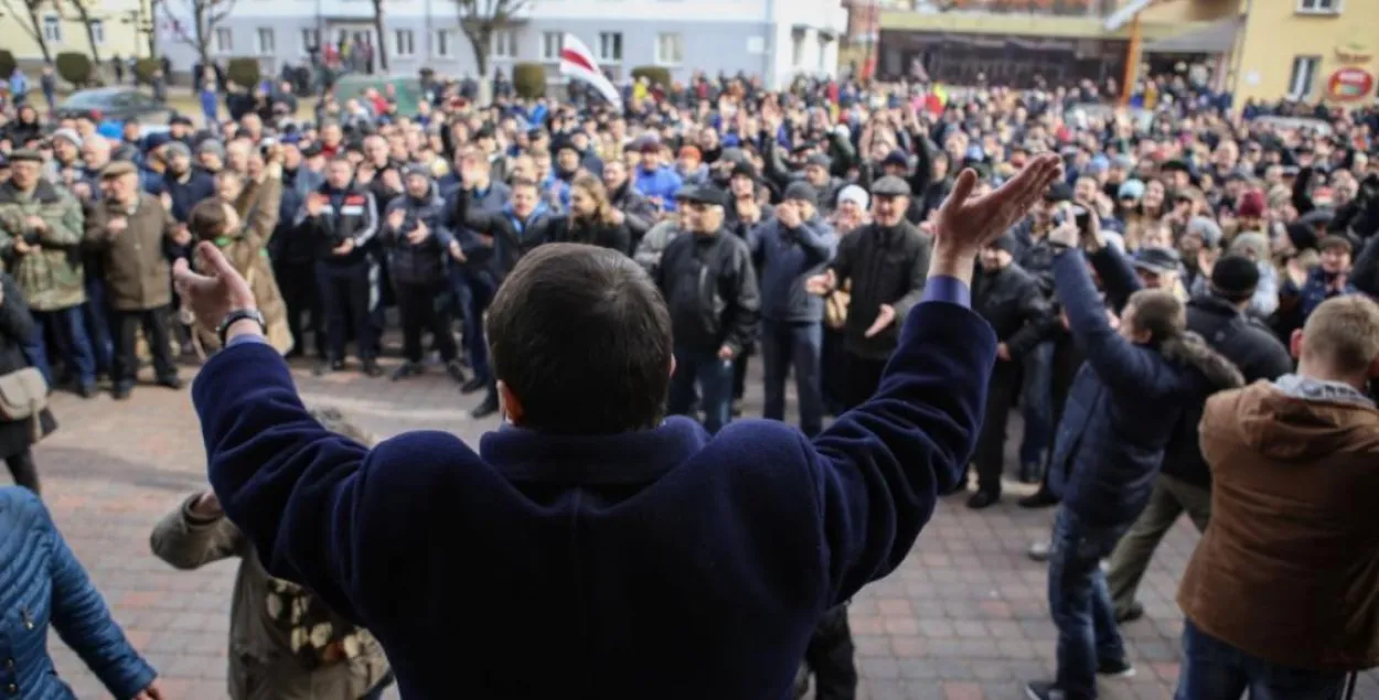 Як чыноўнікі “недармаедаў” супакойвалі: Прыйшоў на прыём і ў нас мітынг правёў