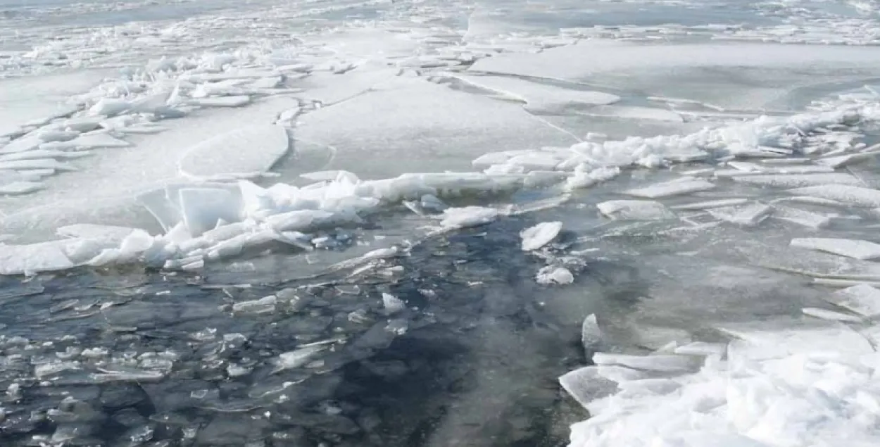 У Смалявіцкім раёне пад лёд праваліліся двое рыбакоў, адзін загінуў