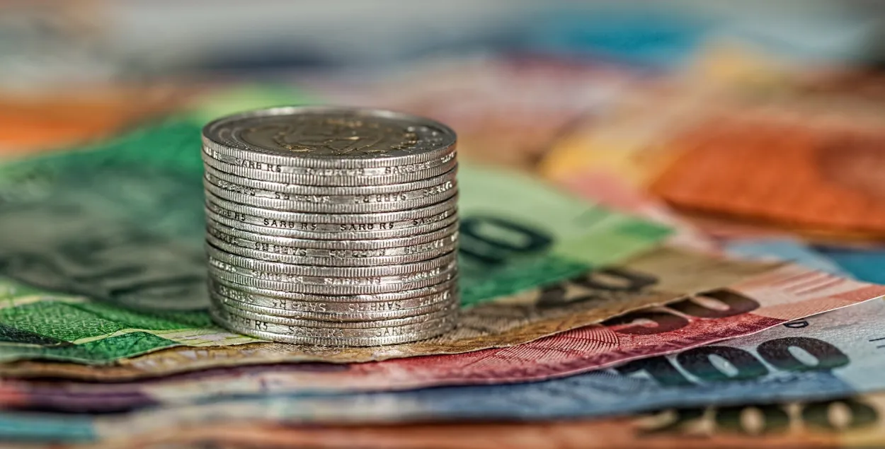 Комиссию будут брать с держателей больших счетов в долларах и евро / иллюстративное фото&nbsp;pixabay.com
