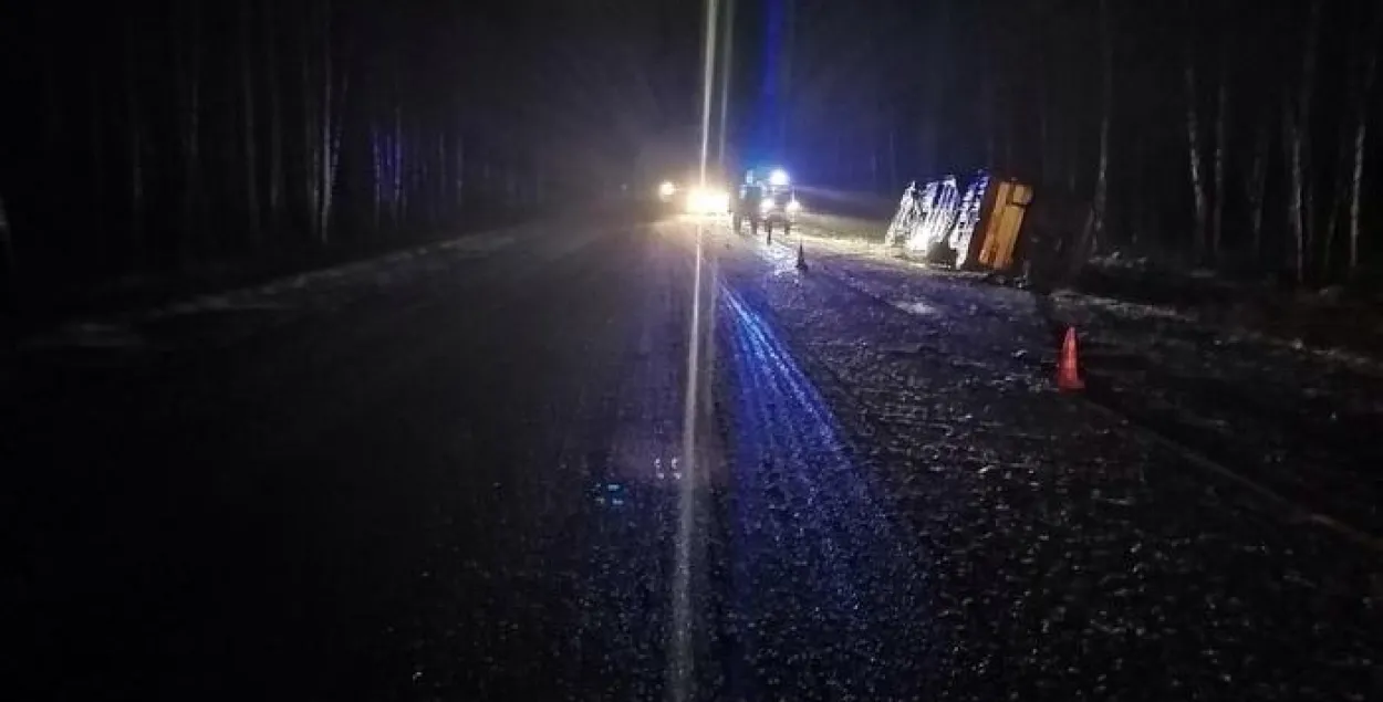 Беларускі аўтобус трапіў у аварыю пад Псковам