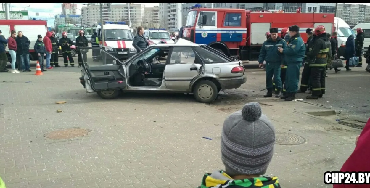 У Гомелі легкавік не прапусціў фуру: два чалавекі пацярпелі