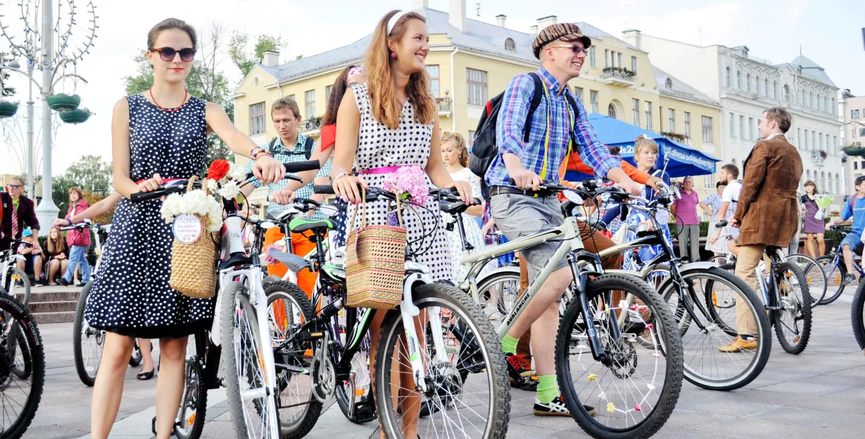 Роварнае таварыства: На ціхіх вуліцах можна пускаць машыны разам з роварамі