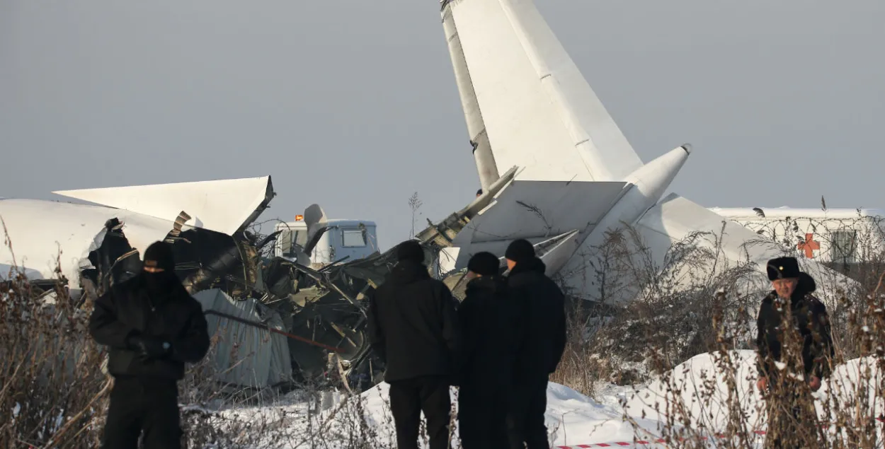 На месте падения самолёта / Reuters