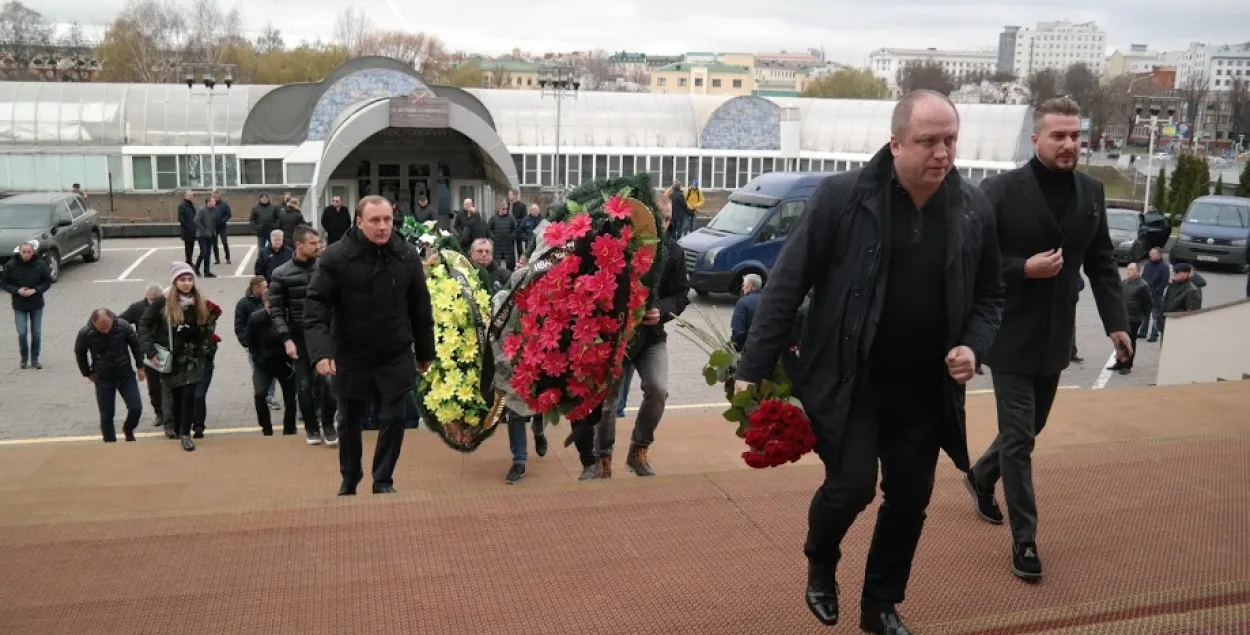 У Мінску развіталіся з футбольным трэнерам Уладзімірам Жураўлём (фота)