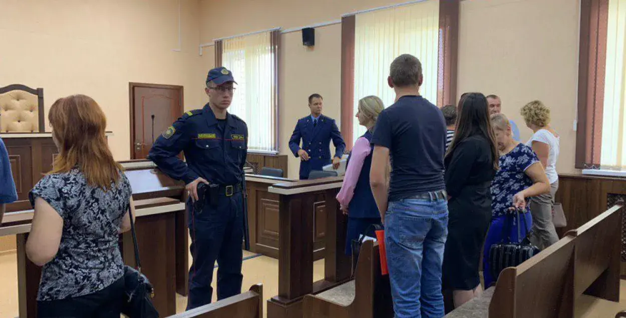 "Считает себя жертвой": школьник, устроивший резню в Столбцах, осуждён на 13 лет