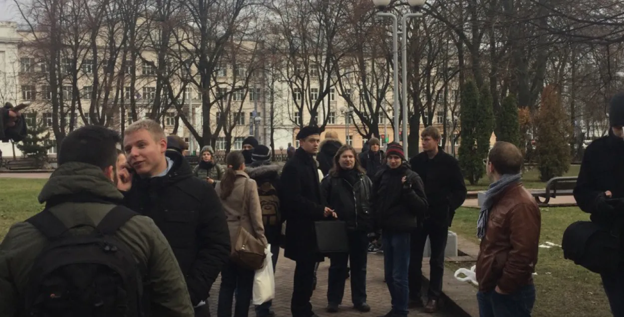 На “Марш любові і салідарнасці” прыйшла купка студэнтаў (фота)