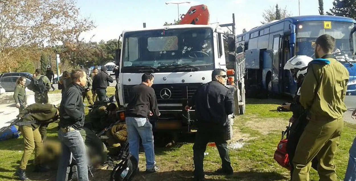 У Іерусаліме грузавік урэзаўся ў мінакоў — 4 чалавекі загінулі