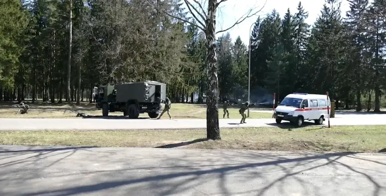 Во время учений / Скриншот из видео