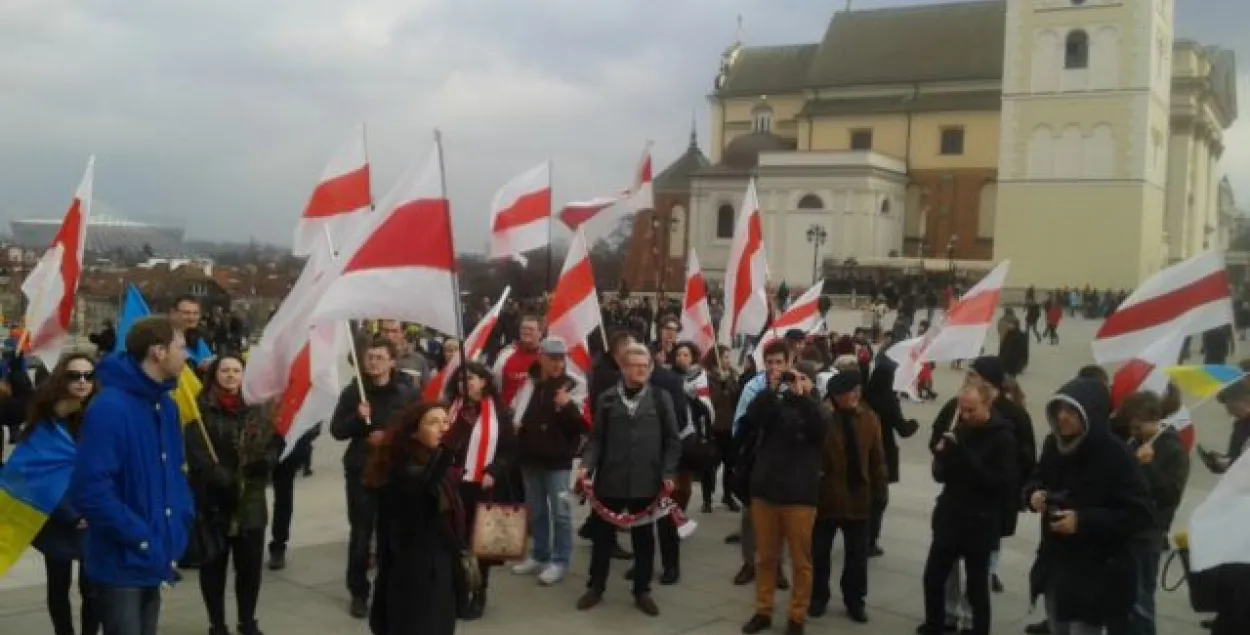 У Варшаве дэманстрацыяй адзначылі беларускі Дзень Волі