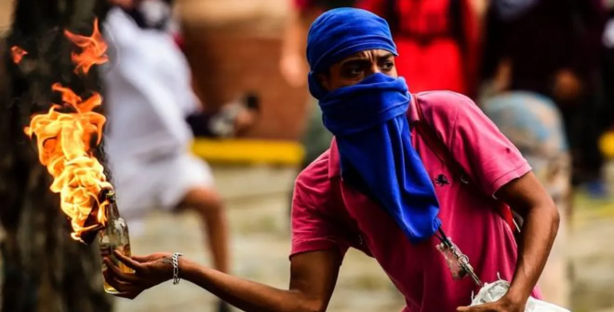 Апазіцыя ў Венесуэле ладзіць мільённыя пратэсты