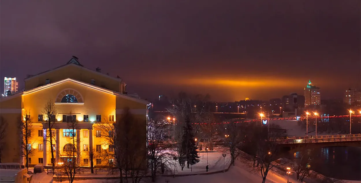 У Віцебску заўважылі незвычайнае свячэнне ў небе (фота)