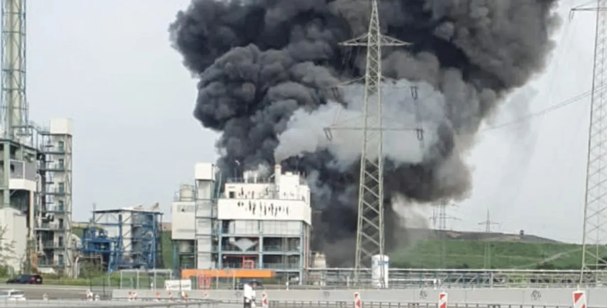 Взрыв на заводе в Германии / Feuerwehr Koeln / Handout via REUTERS​